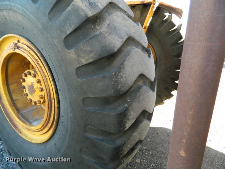 image for item DE4564 Caterpillar DW15  water wagon