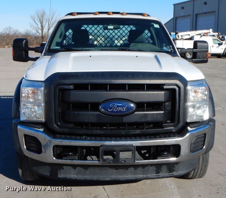 image for item DF3225 2016 Ford F550  flatbed truck