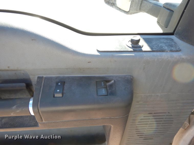 image for item DF3225 2016 Ford F550  flatbed truck