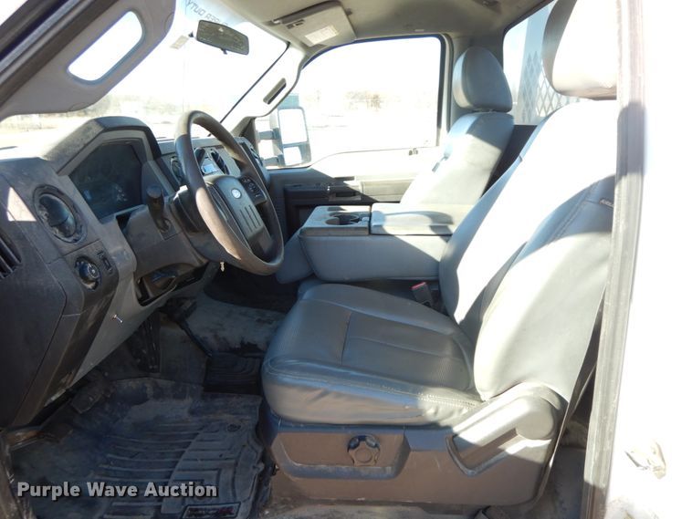 image for item DF3225 2016 Ford F550  flatbed truck