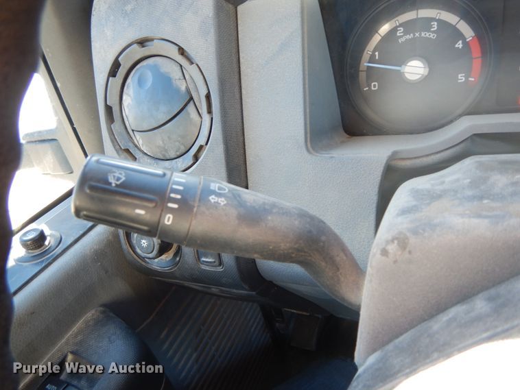 image for item DF3225 2016 Ford F550  flatbed truck