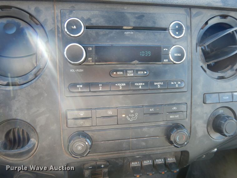 image for item DF3225 2016 Ford F550  flatbed truck