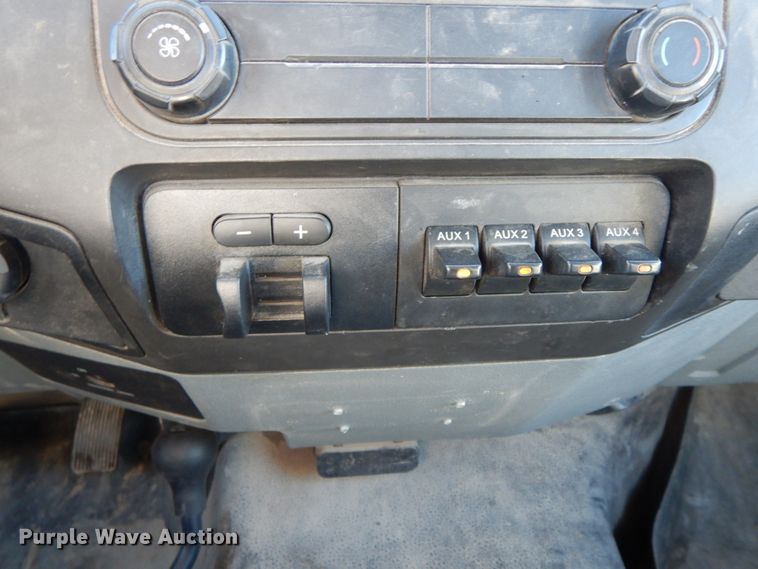 image for item DF3225 2016 Ford F550  flatbed truck