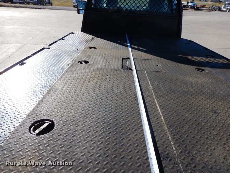 image for item DF3225 2016 Ford F550  flatbed truck