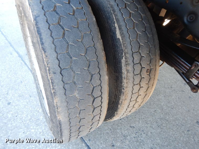 image for item DF3225 2016 Ford F550  flatbed truck