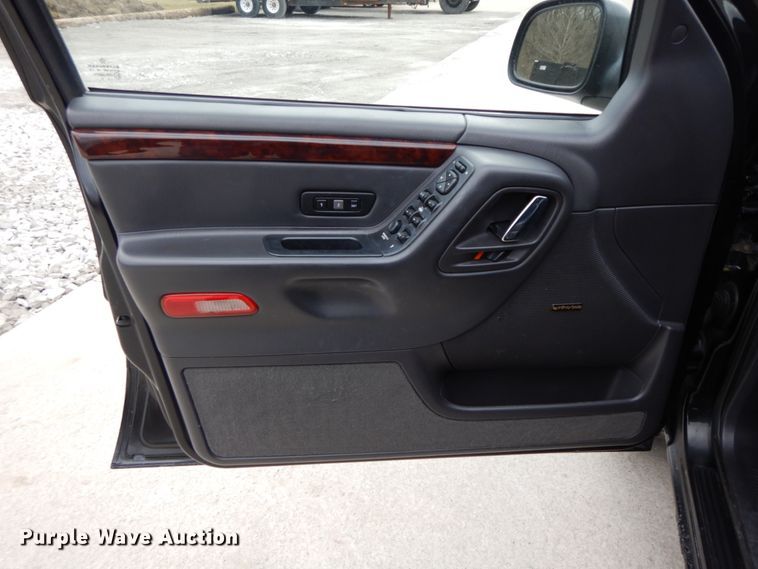 image for item DF3231 2001 Jeep Grand Cherokee Limited