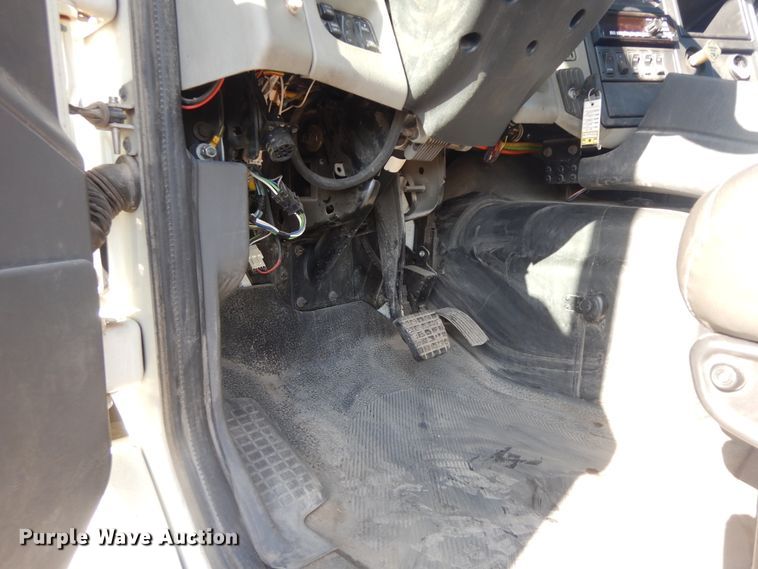 image for item DF6737 2013 International TranStar 8600  truck cab and chassis