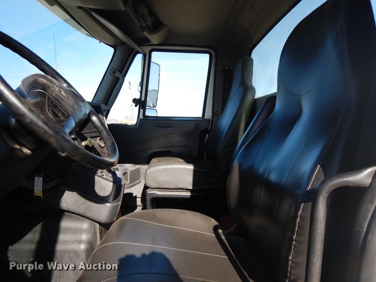 image for item DF6737 2013 International TranStar 8600  truck cab and chassis