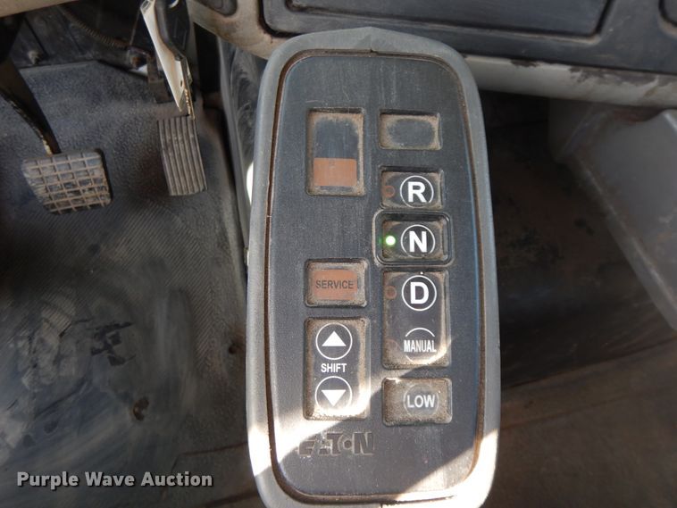 image for item DF6737 2013 International TranStar 8600  truck cab and chassis