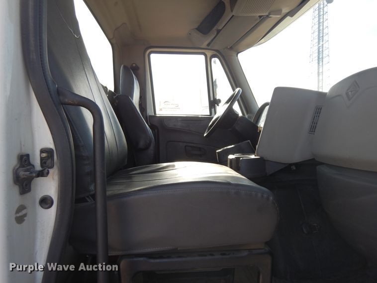 image for item DF6737 2013 International TranStar 8600  truck cab and chassis