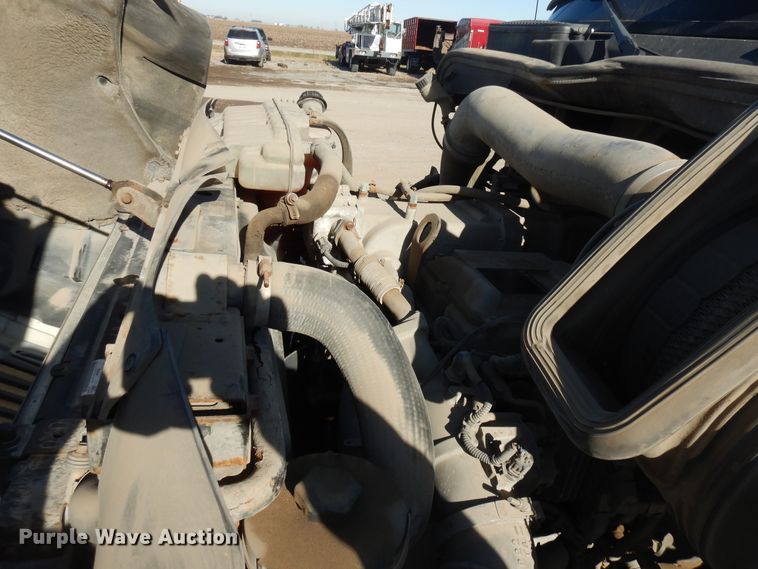 image for item DF6737 2013 International TranStar 8600  truck cab and chassis