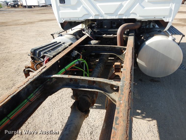 image for item DF6737 2013 International TranStar 8600  truck cab and chassis