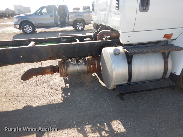 image for item DF6737 2013 International TranStar 8600  truck cab and chassis