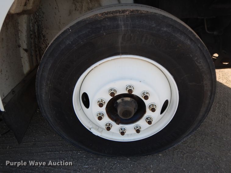 image for item DF6737 2013 International TranStar 8600  truck cab and chassis