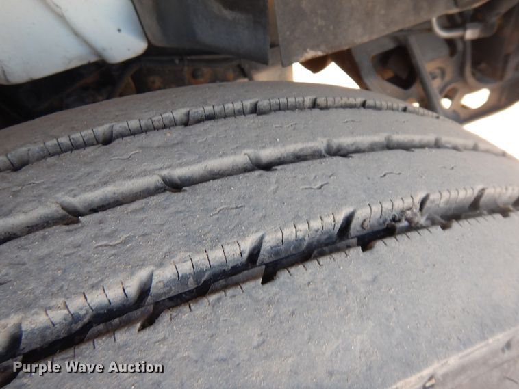 image for item DF6737 2013 International TranStar 8600  truck cab and chassis