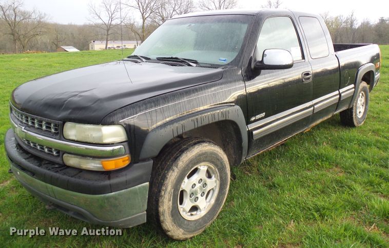 image for item DG5615 1999 Chevrolet Silverado 1500  Ext. Cab pickup truck