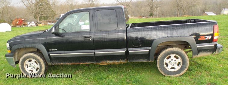 image for item DG5615 1999 Chevrolet Silverado 1500  Ext. Cab pickup truck