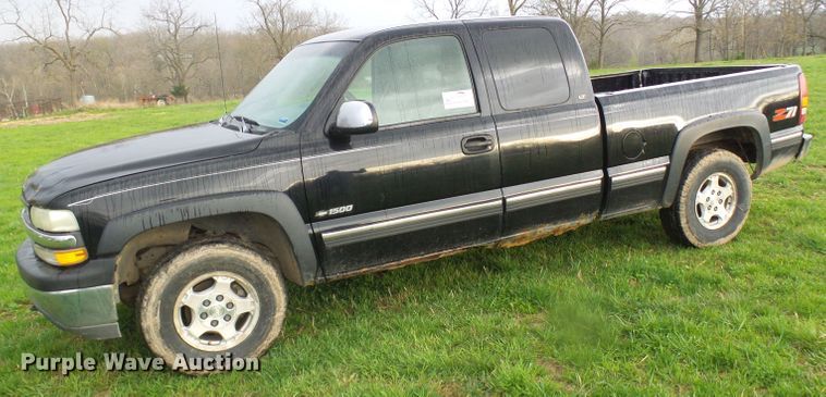 image for item DG5615 1999 Chevrolet Silverado 1500  Ext. Cab pickup truck