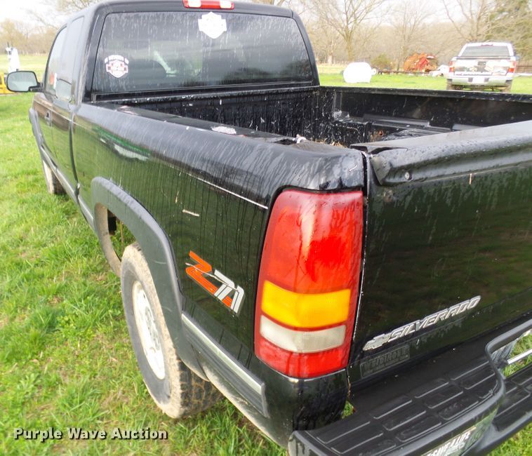 image for item DG5615 1999 Chevrolet Silverado 1500  Ext. Cab pickup truck