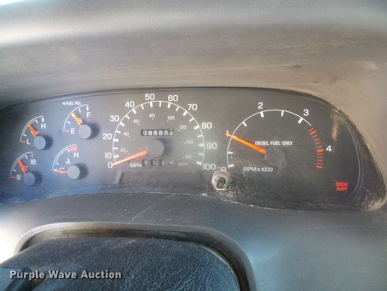 image for item DG8400 2000 Ford F550 Super Duty  utility / service truck