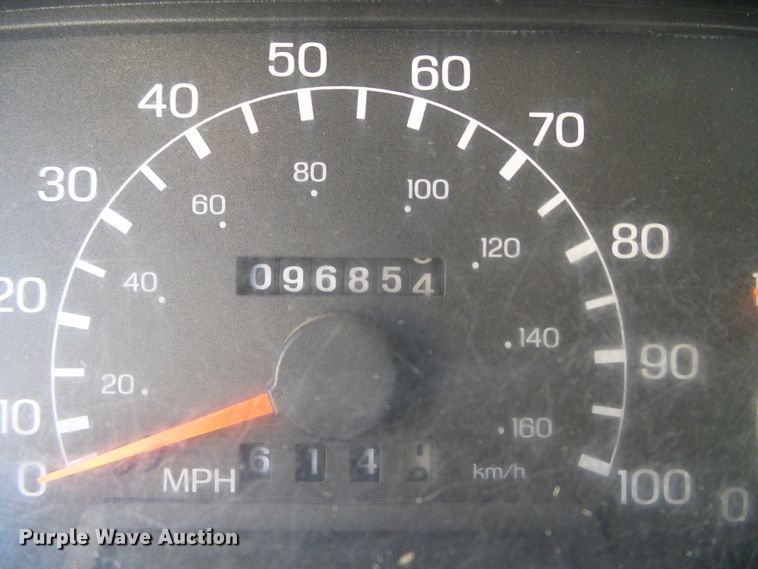 image for item DG8400 2000 Ford F550 Super Duty  utility / service truck