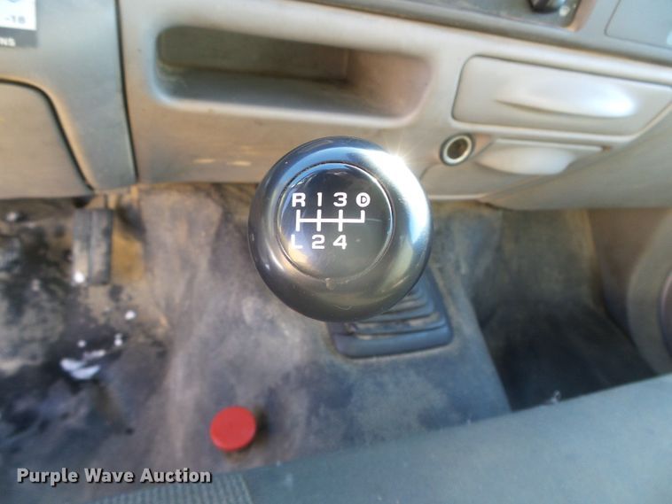 image for item DG8400 2000 Ford F550 Super Duty  utility / service truck