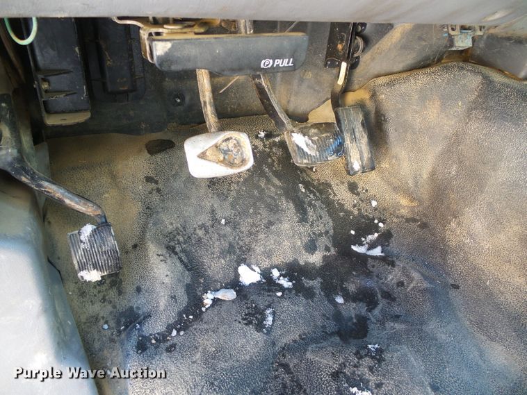 image for item DG8400 2000 Ford F550 Super Duty  utility / service truck