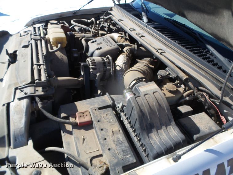 image for item DG8400 2000 Ford F550 Super Duty  utility / service truck