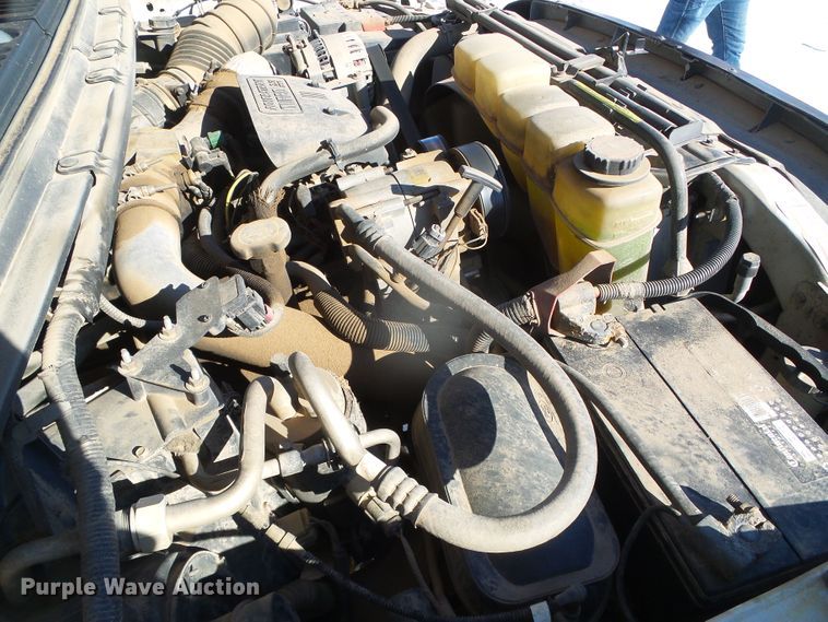 image for item DG8400 2000 Ford F550 Super Duty  utility / service truck