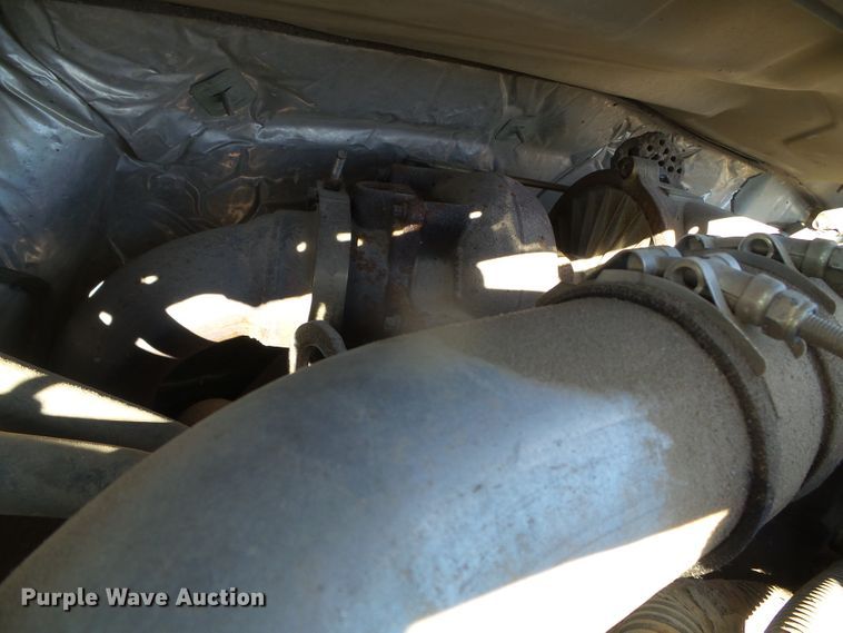 image for item DG8400 2000 Ford F550 Super Duty  utility / service truck