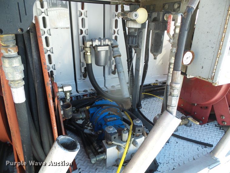 image for item DG8400 2000 Ford F550 Super Duty  utility / service truck