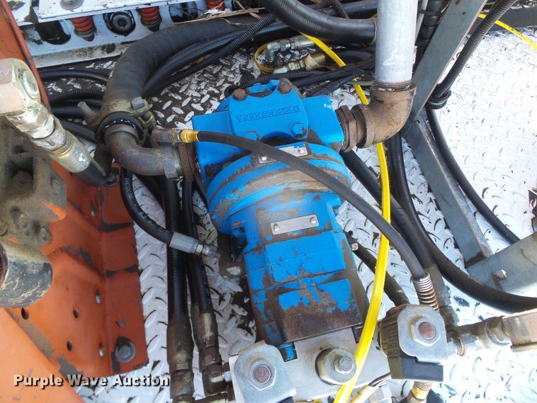 image for item DG8400 2000 Ford F550 Super Duty  utility / service truck