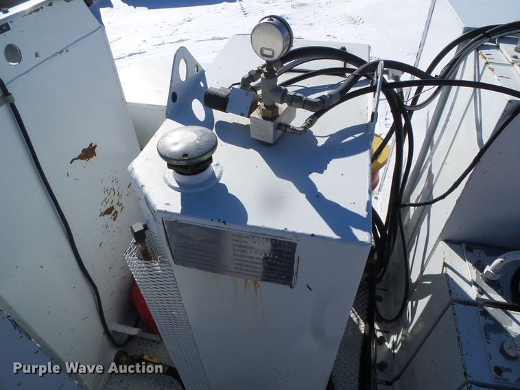 image for item DG8400 2000 Ford F550 Super Duty  utility / service truck