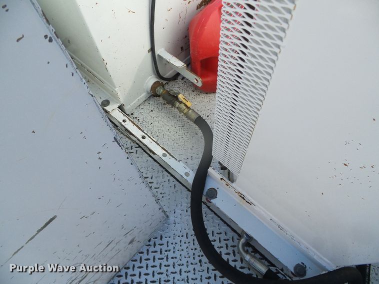 image for item DG8400 2000 Ford F550 Super Duty  utility / service truck