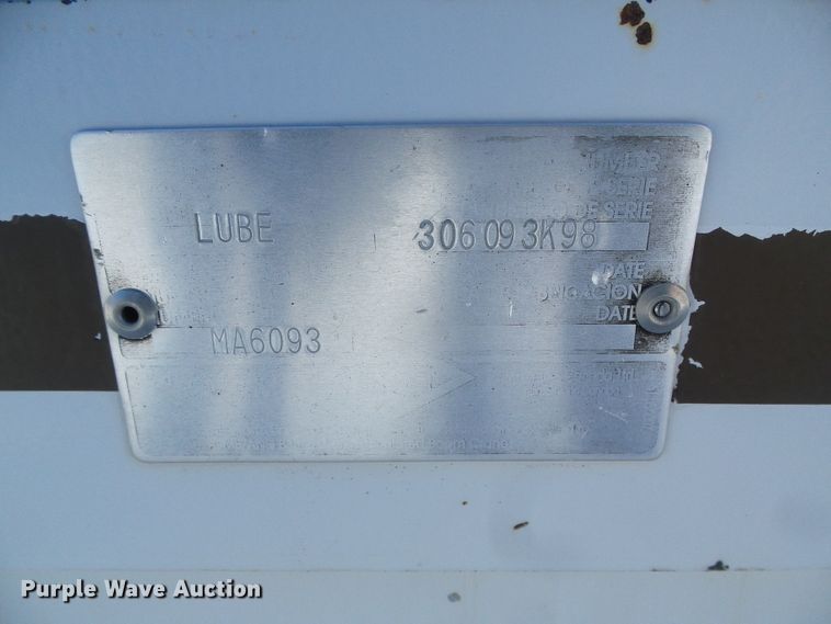 image for item DG8400 2000 Ford F550 Super Duty  utility / service truck