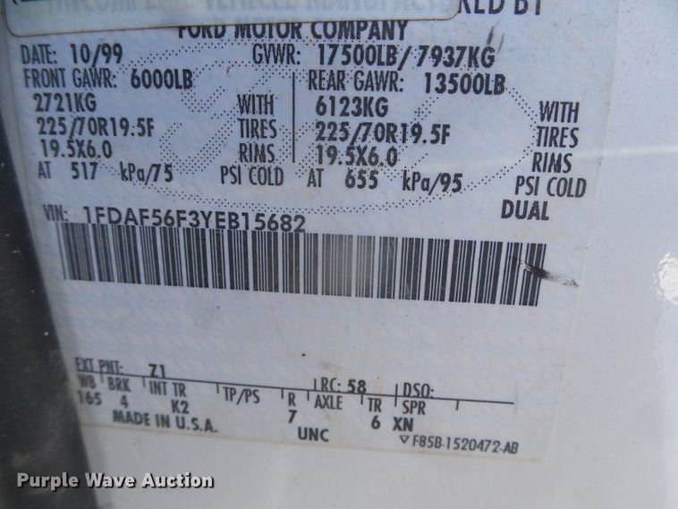 image for item DG8400 2000 Ford F550 Super Duty  utility / service truck