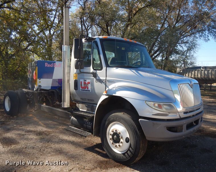 image for item DH3398 2008 International 4300  truck cab and chassis