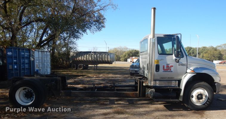 image for item DH3398 2008 International 4300  truck cab and chassis