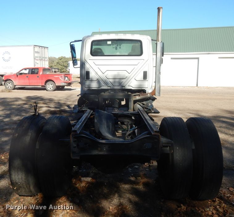 image for item DH3398 2008 International 4300  truck cab and chassis