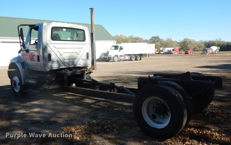 image for item DH3398 2008 International 4300  truck cab and chassis