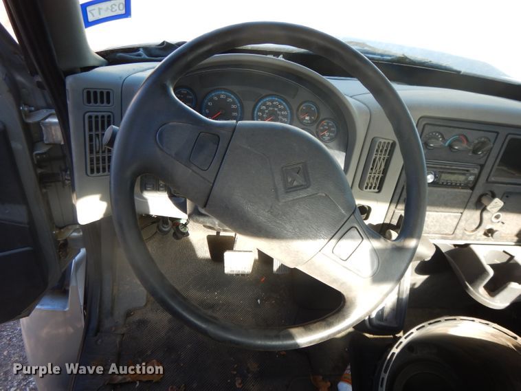 image for item DH3398 2008 International 4300  truck cab and chassis