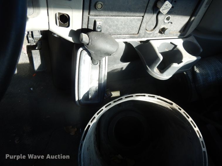 image for item DH3398 2008 International 4300  truck cab and chassis