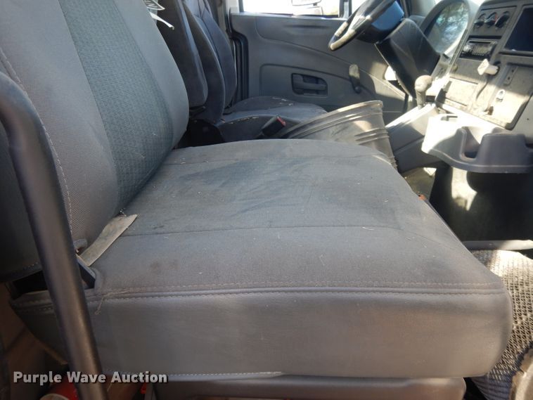 image for item DH3398 2008 International 4300  truck cab and chassis