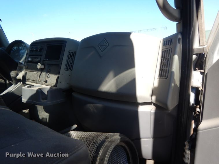 image for item DH3398 2008 International 4300  truck cab and chassis