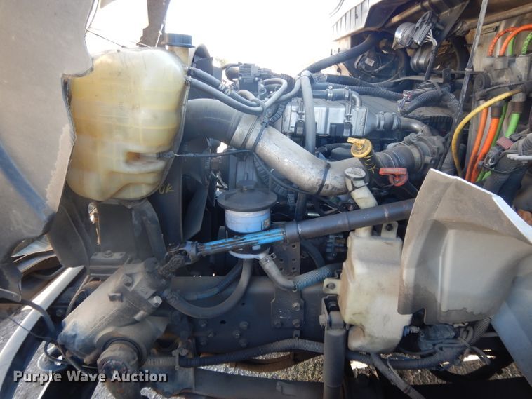 image for item DH3398 2008 International 4300  truck cab and chassis