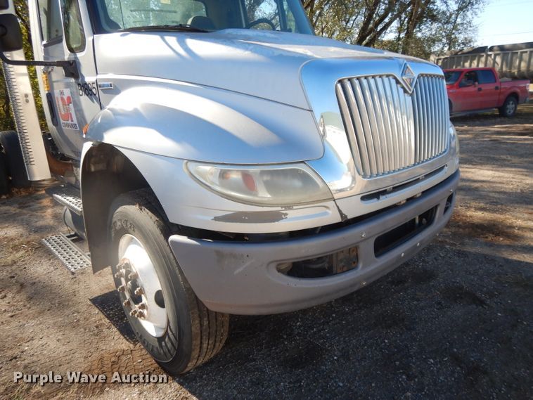 image for item DH3398 2008 International 4300  truck cab and chassis