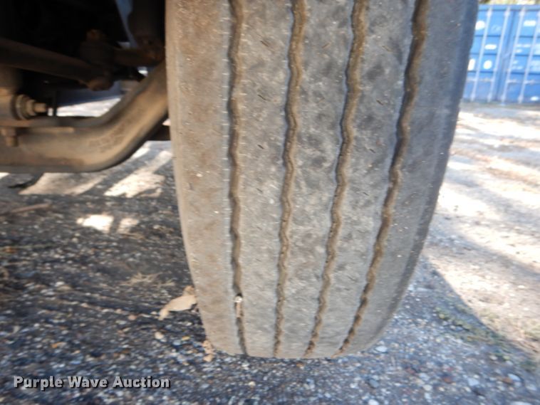 image for item DH3398 2008 International 4300  truck cab and chassis