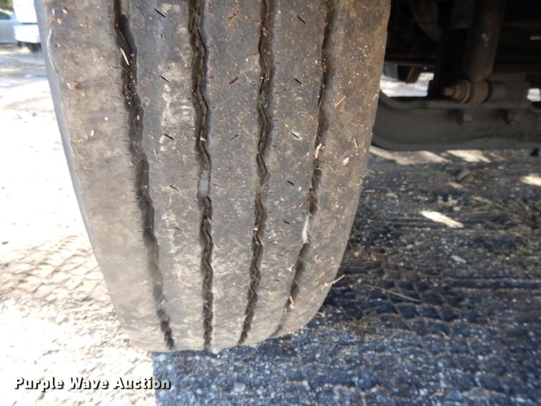 image for item DH3398 2008 International 4300  truck cab and chassis