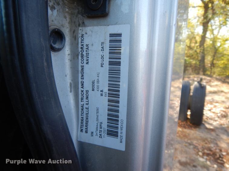 image for item DH3398 2008 International 4300  truck cab and chassis