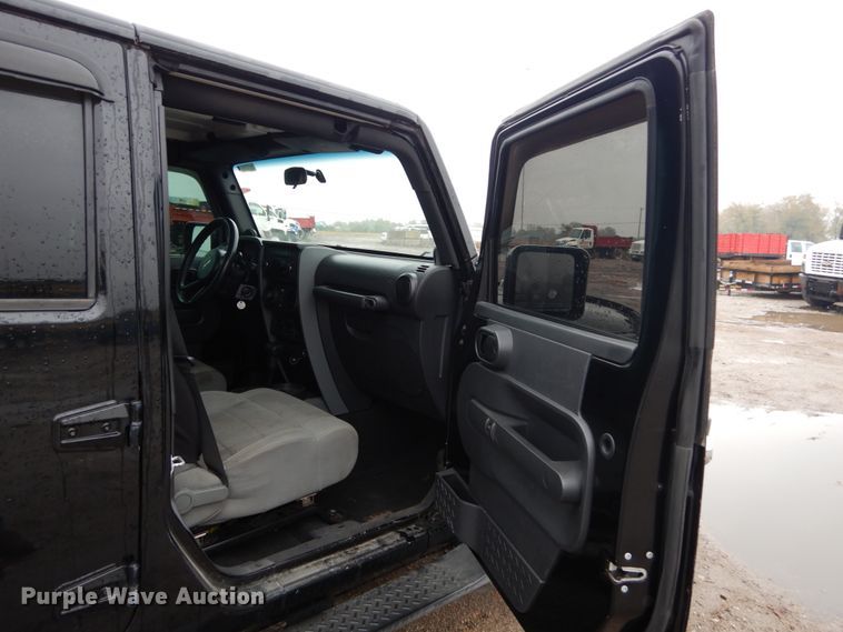 image for item DH5229 2007 Jeep Wrangler Unlimited Sahara  SUV